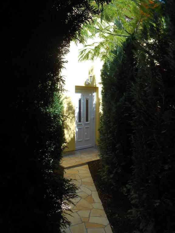 Castello Vendeg Es Apartmanhaz Eger Exterior photo