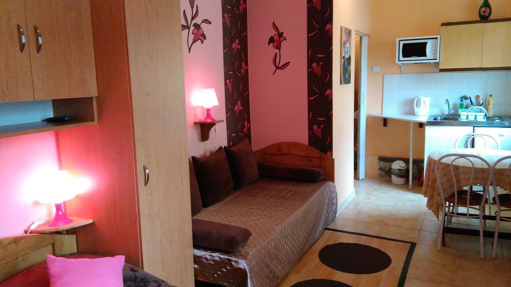 Castello Vendeg Es Apartmanhaz Eger Room photo